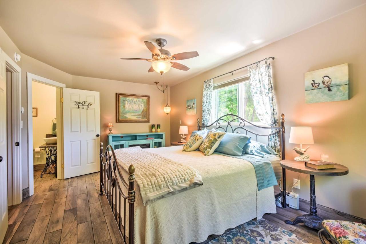 Cozy Home With Media Room Short Walk To Taos Plaza! Exterior photo